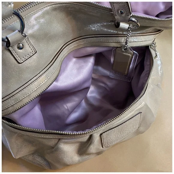 VINTAGE COACH POPPY METALLIC GOLD CHAMPAGNE LEATHER LARGE SHOULDER BAG - Picture 11 of 16